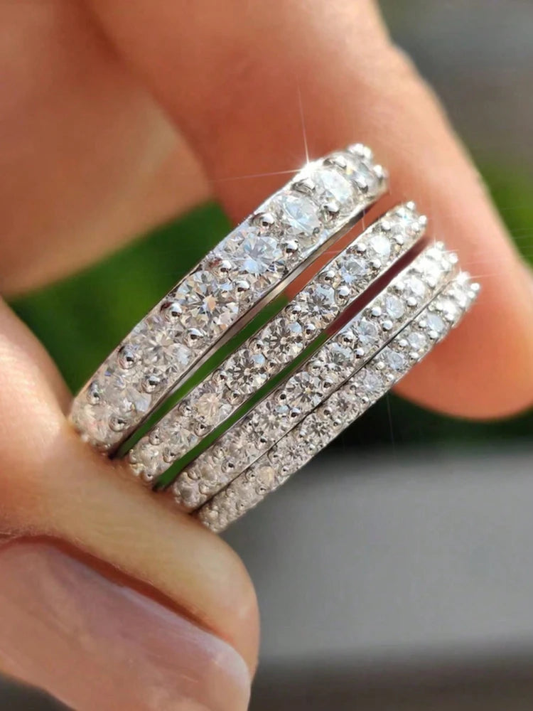 Anillo de Plata de Ley 925 con Circonitas de Lujo