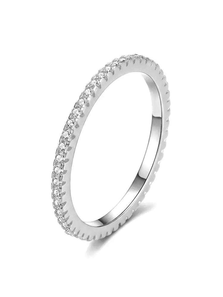 Anillo de Plata de Ley 925 con Circonitas de Lujo