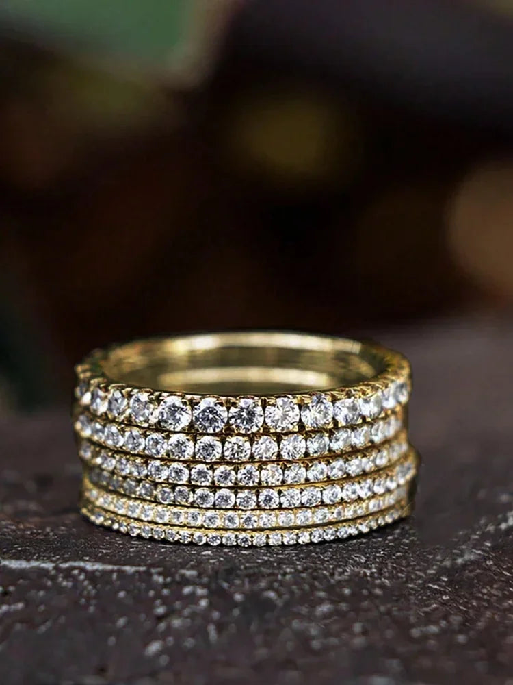 Anillo de Plata de Ley 925 con Circonitas de Lujo