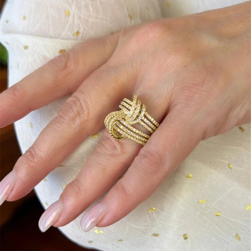 Anillo de Lujo con Circonitas Cúbicas para Mujer