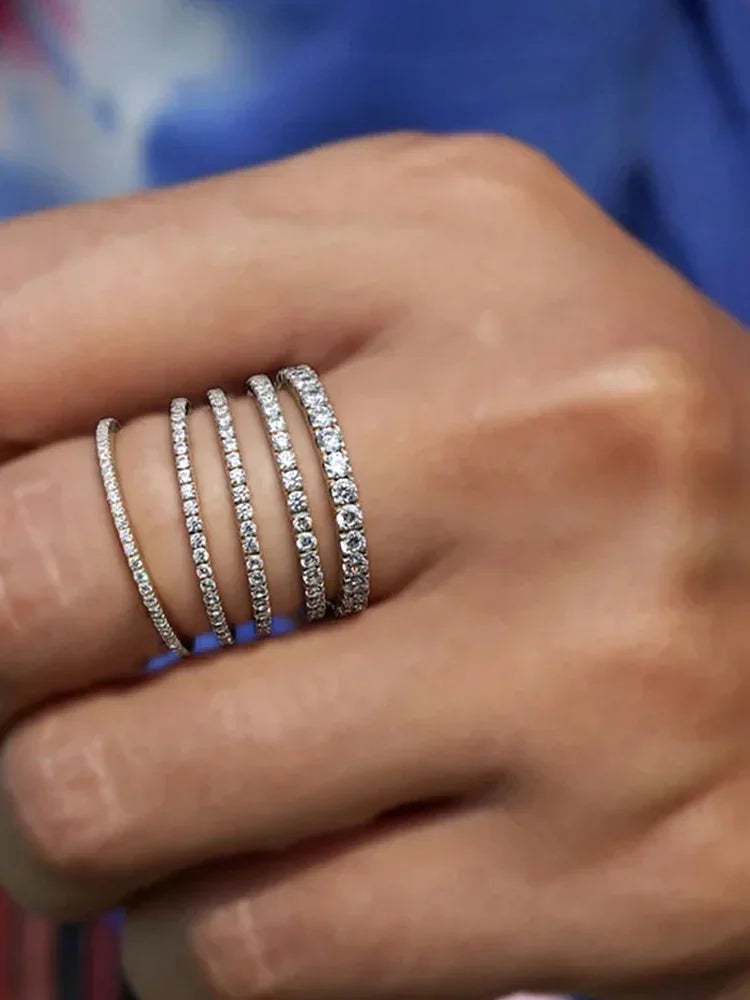 Anillo de Plata de Ley 925 con Circonitas de Lujo